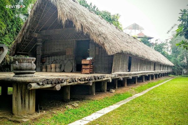 Outdoor Traditional Houses