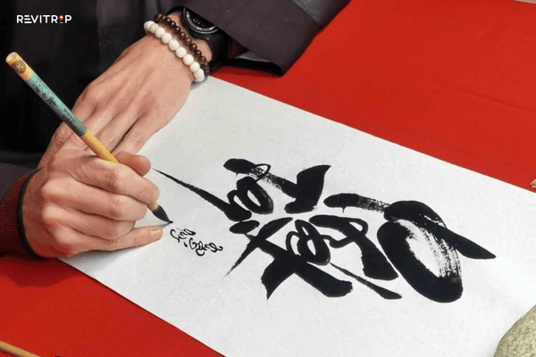 Calligraphy at the Temple of Literature