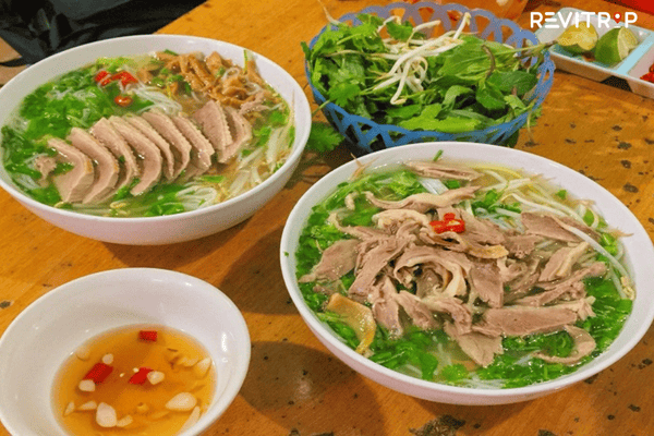 chùa Hà 街头美食 - 鸭肉粉