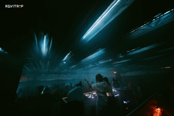 Cuốn Club Room - Unmute 河内俱乐部