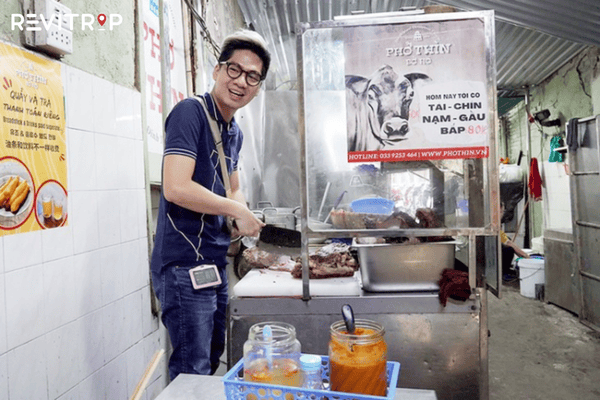 Mr. Bui Chi Thanh (grandson of Mr. Bui Chi Thin), owner of the 