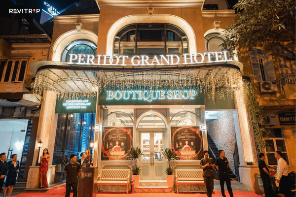 Peridot Grand artistic design: boutique 5 star hotel