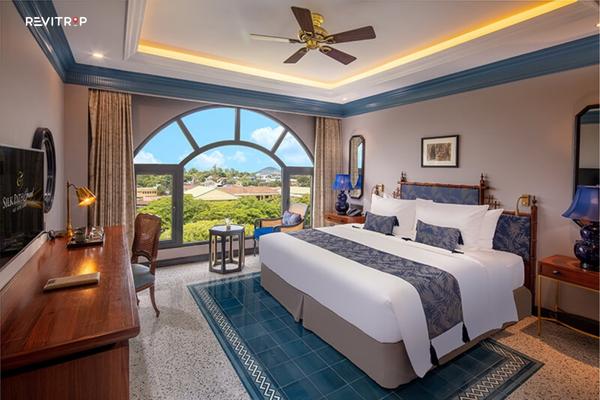 Silk Path Hotel Hanoi guest room with Old Quarter view and modern interior