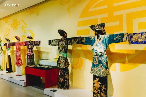 Costume of the Vietnamese Mother Goddess Religion