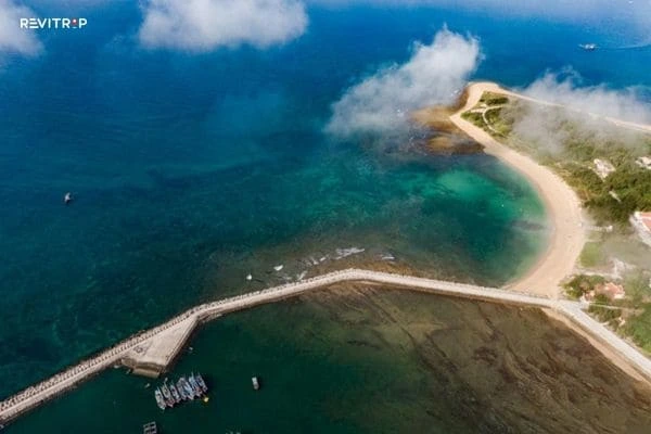 A part of Bach Long Vi Island