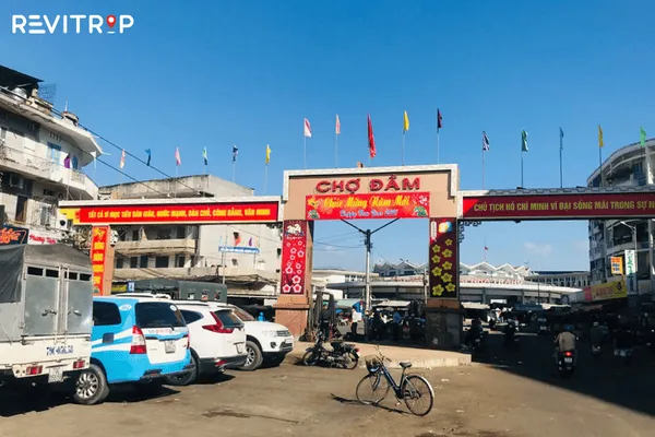 Dam Market- Chợ Đầm