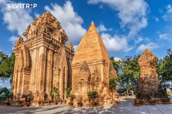 Thap Ba Ponagar Nha Trang