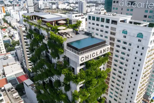 岘港希克兰海滩酒店外观，靠近美溪海滩