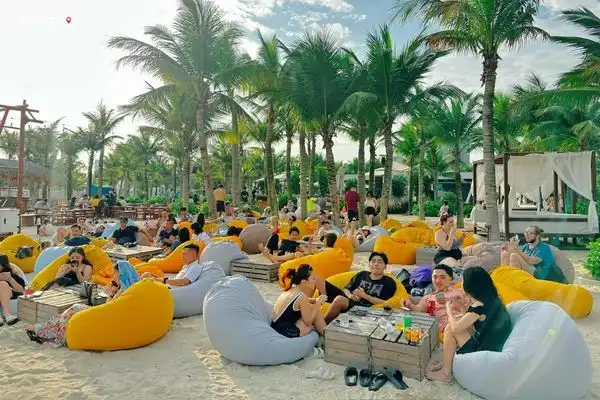 百斋沿海酒吧