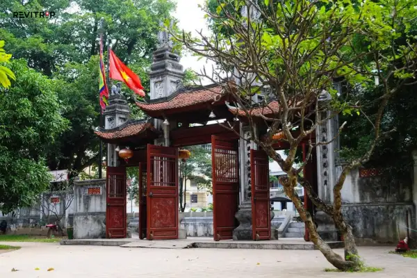 Voi Phuc Temple gate