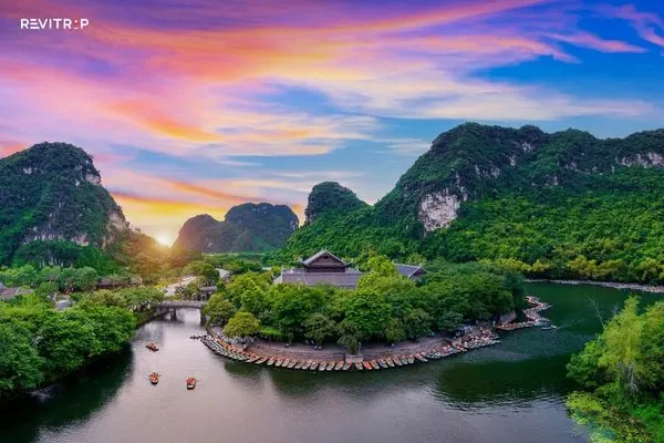 The Scenic landscape of Trang An