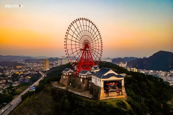 在下龙太阳世界乘坐太阳之轮