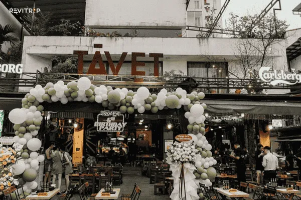 Best Bars and Pubs in Hue Western Street