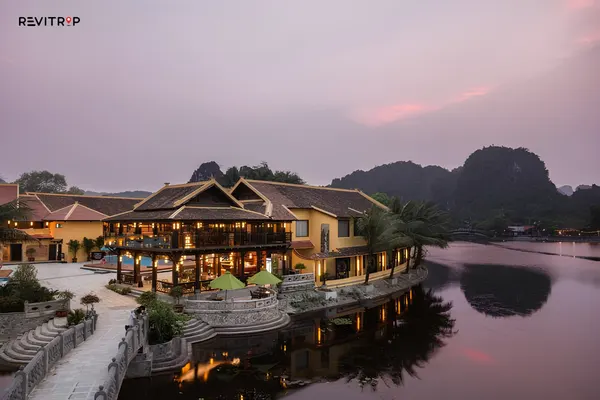 Emeralda Resort Tam Coc near the Tam Coc boat pier in Ninh Binh